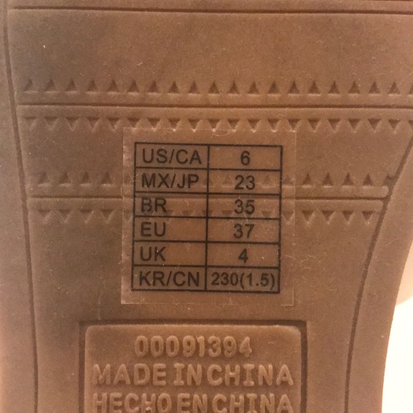 Sandals - Picture 3 of 3